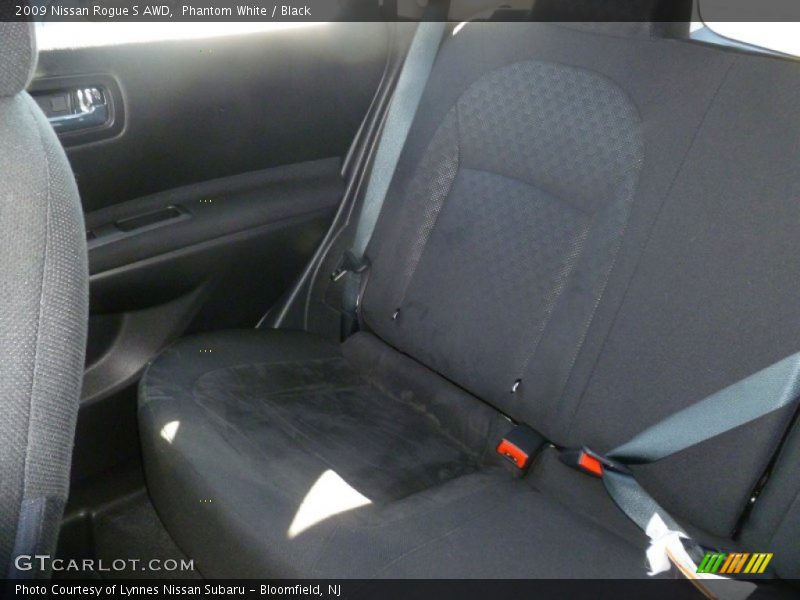 Phantom White / Black 2009 Nissan Rogue S AWD
