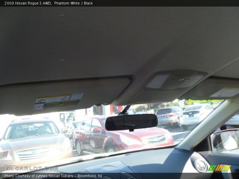 Phantom White / Black 2009 Nissan Rogue S AWD