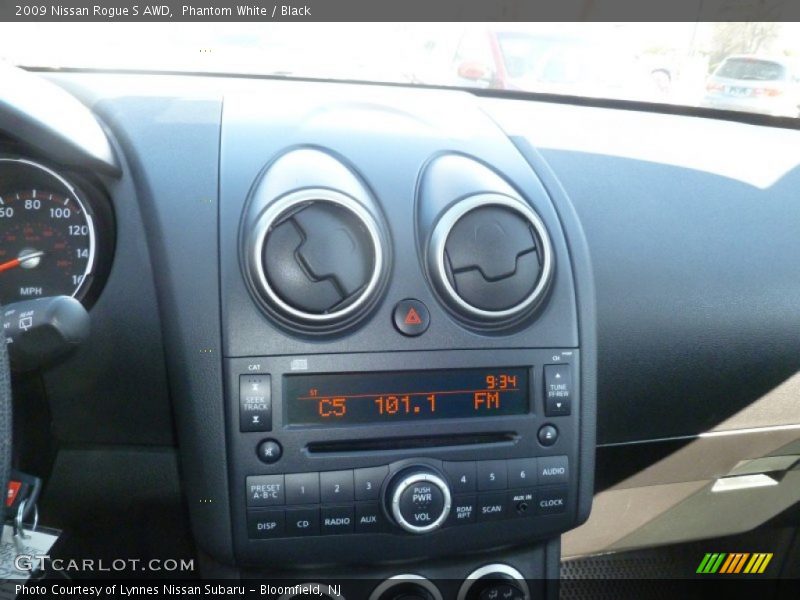 Phantom White / Black 2009 Nissan Rogue S AWD