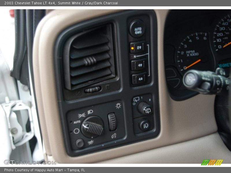 Summit White / Gray/Dark Charcoal 2003 Chevrolet Tahoe LT 4x4