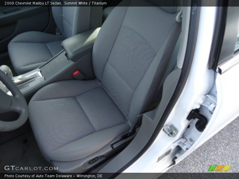 Summit White / Titanium 2009 Chevrolet Malibu LT Sedan