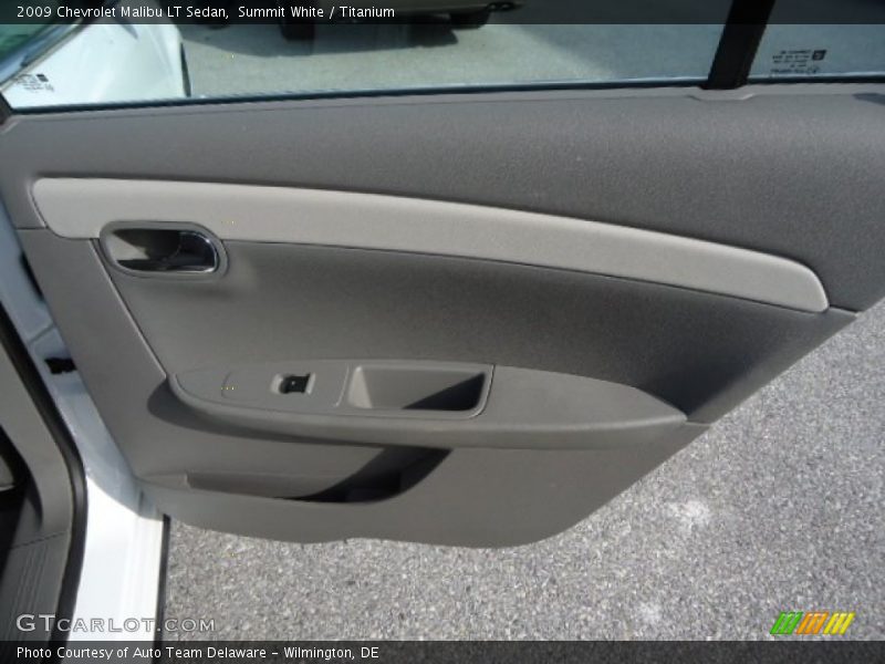 Summit White / Titanium 2009 Chevrolet Malibu LT Sedan