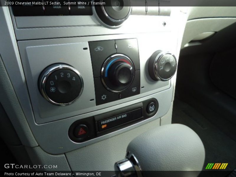 Summit White / Titanium 2009 Chevrolet Malibu LT Sedan