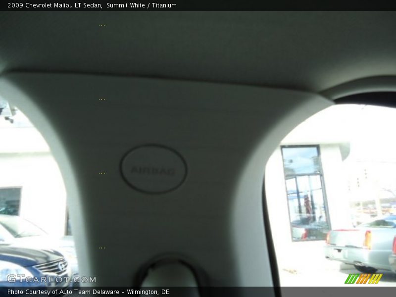Summit White / Titanium 2009 Chevrolet Malibu LT Sedan
