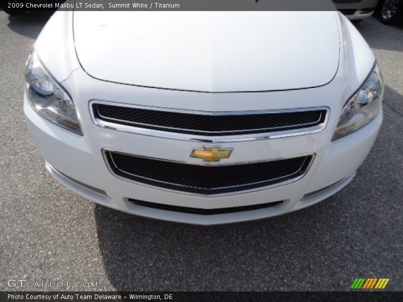 Summit White / Titanium 2009 Chevrolet Malibu LT Sedan