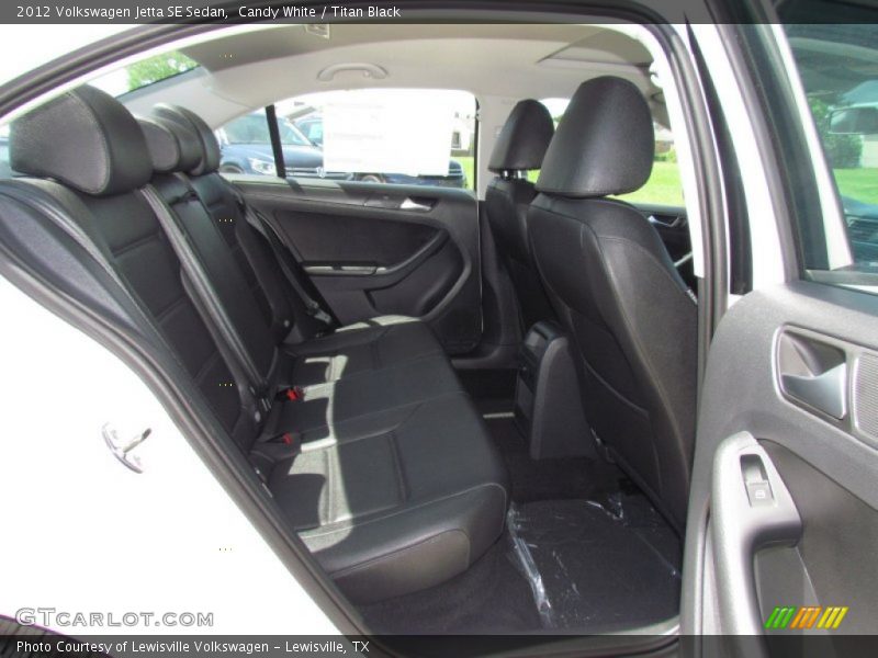 Candy White / Titan Black 2012 Volkswagen Jetta SE Sedan