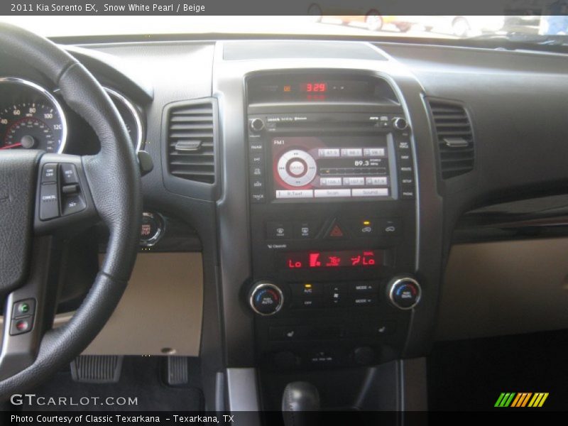 Snow White Pearl / Beige 2011 Kia Sorento EX