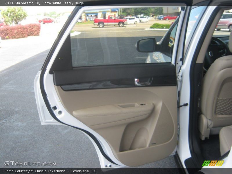 Snow White Pearl / Beige 2011 Kia Sorento EX