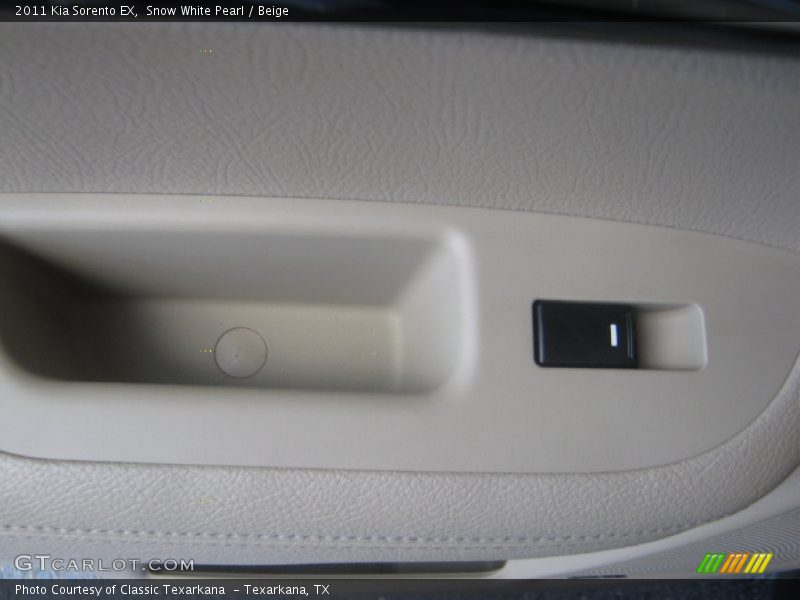 Snow White Pearl / Beige 2011 Kia Sorento EX