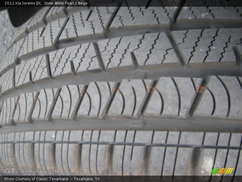 Snow White Pearl / Beige 2011 Kia Sorento EX