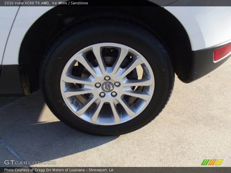 Ice White / Sandstone 2010 Volvo XC60 T6 AWD
