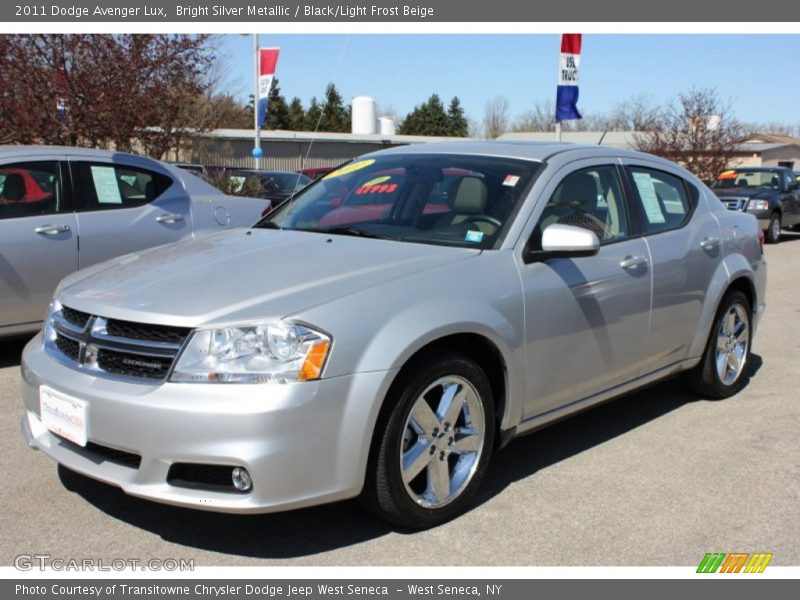Bright Silver Metallic / Black/Light Frost Beige 2011 Dodge Avenger Lux