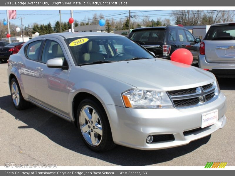 Bright Silver Metallic / Black/Light Frost Beige 2011 Dodge Avenger Lux