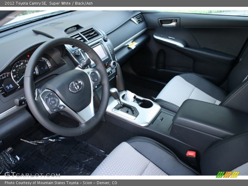 Super White / Black/Ash 2012 Toyota Camry SE