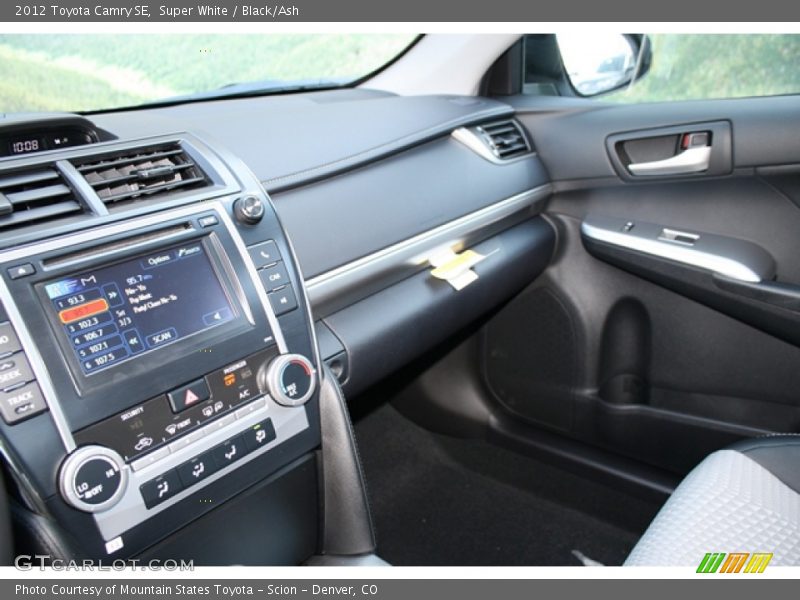 Super White / Black/Ash 2012 Toyota Camry SE