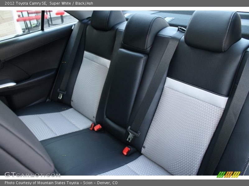 Super White / Black/Ash 2012 Toyota Camry SE