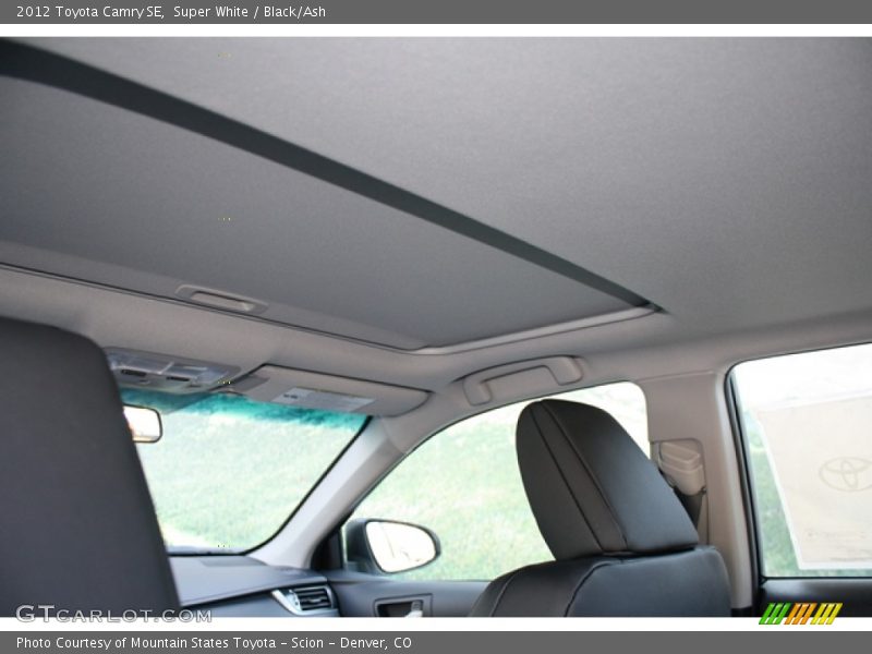 Super White / Black/Ash 2012 Toyota Camry SE
