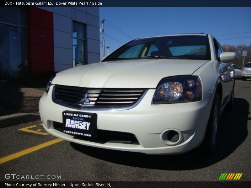 Dover White Pearl / Beige 2007 Mitsubishi Galant ES