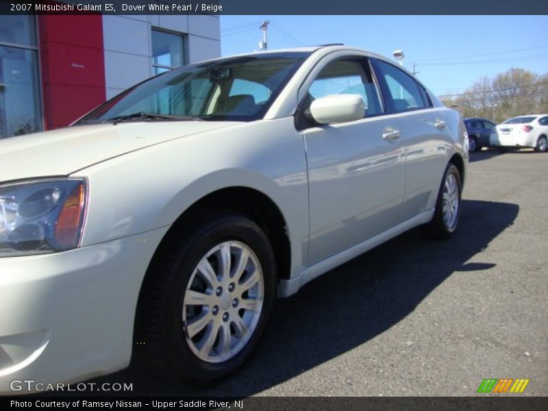 Dover White Pearl / Beige 2007 Mitsubishi Galant ES