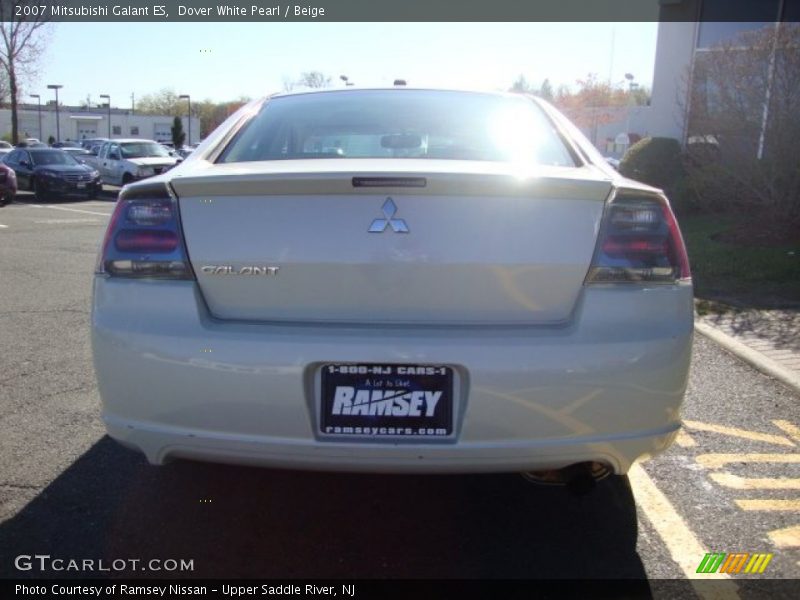 Dover White Pearl / Beige 2007 Mitsubishi Galant ES