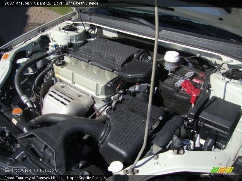 Dover White Pearl / Beige 2007 Mitsubishi Galant ES