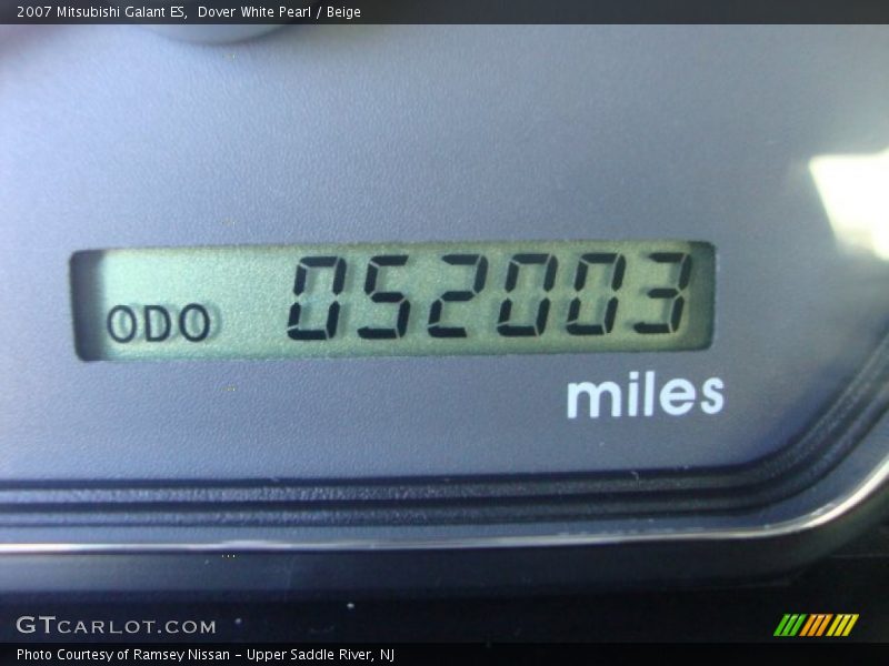 Dover White Pearl / Beige 2007 Mitsubishi Galant ES