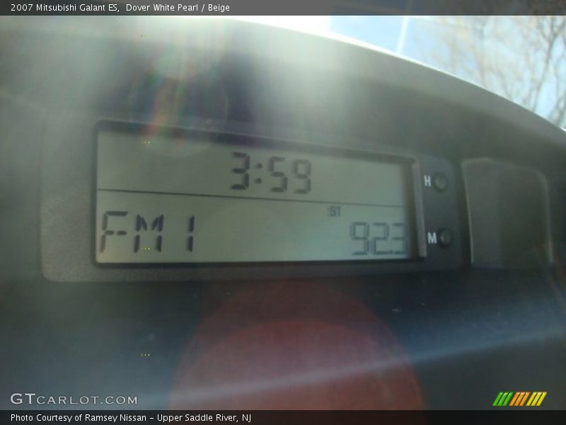 Dover White Pearl / Beige 2007 Mitsubishi Galant ES