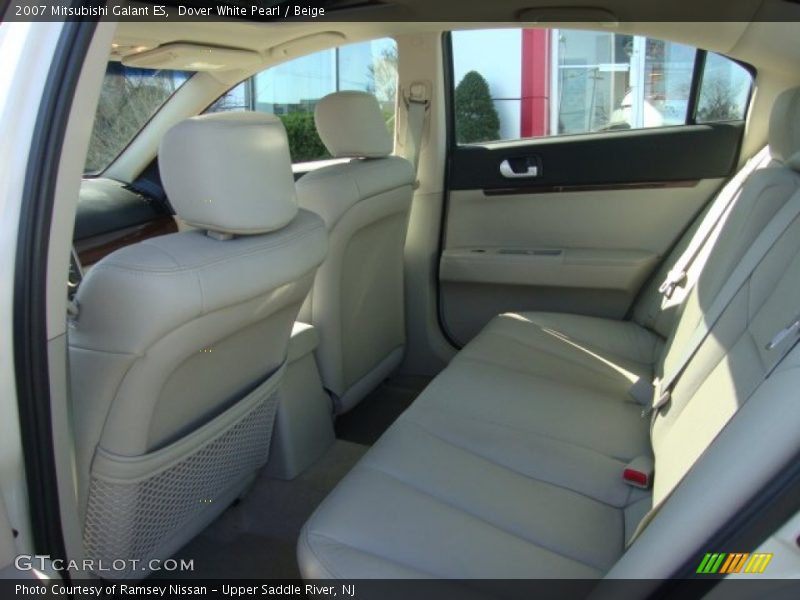 Dover White Pearl / Beige 2007 Mitsubishi Galant ES