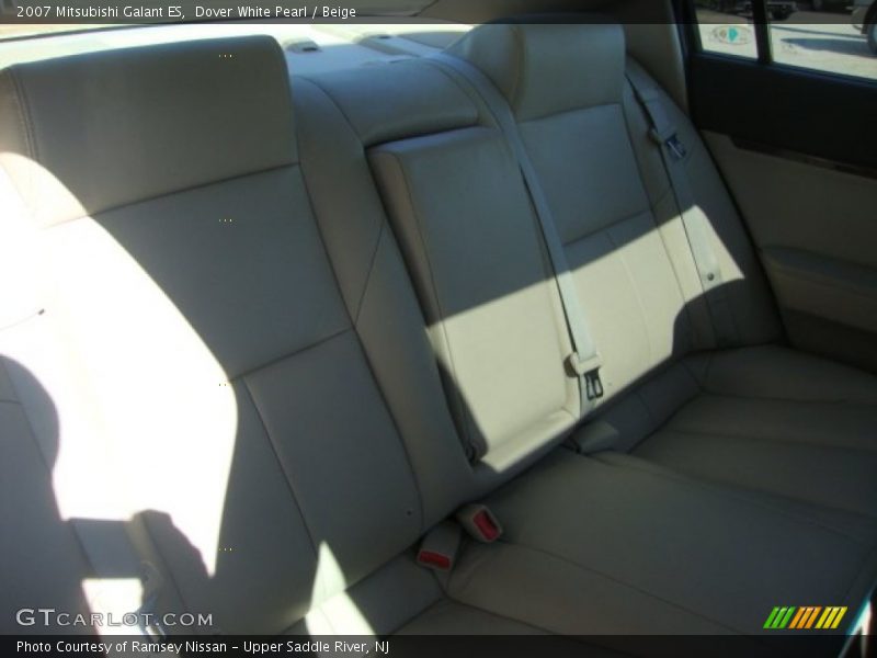 Dover White Pearl / Beige 2007 Mitsubishi Galant ES