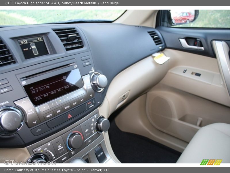 Sandy Beach Metallic / Sand Beige 2012 Toyota Highlander SE 4WD