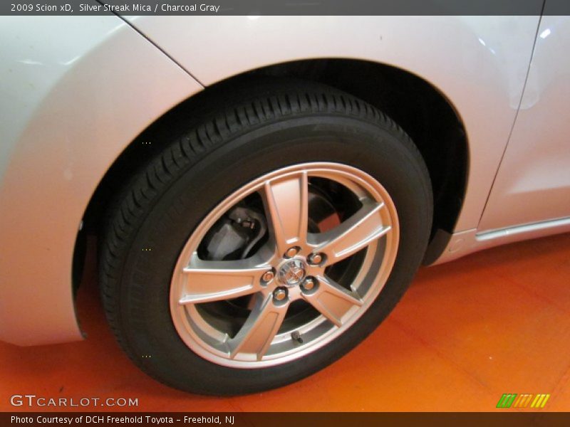 Silver Streak Mica / Charcoal Gray 2009 Scion xD