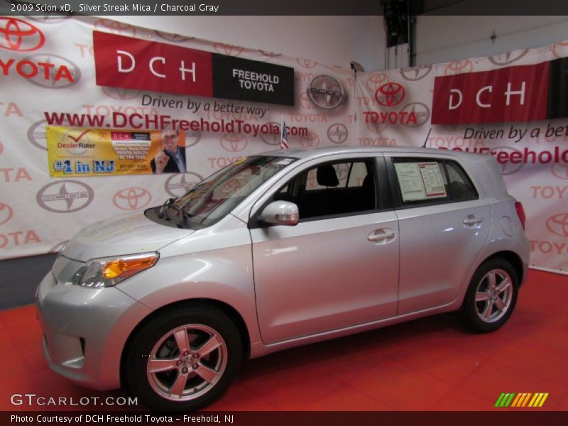 Silver Streak Mica / Charcoal Gray 2009 Scion xD