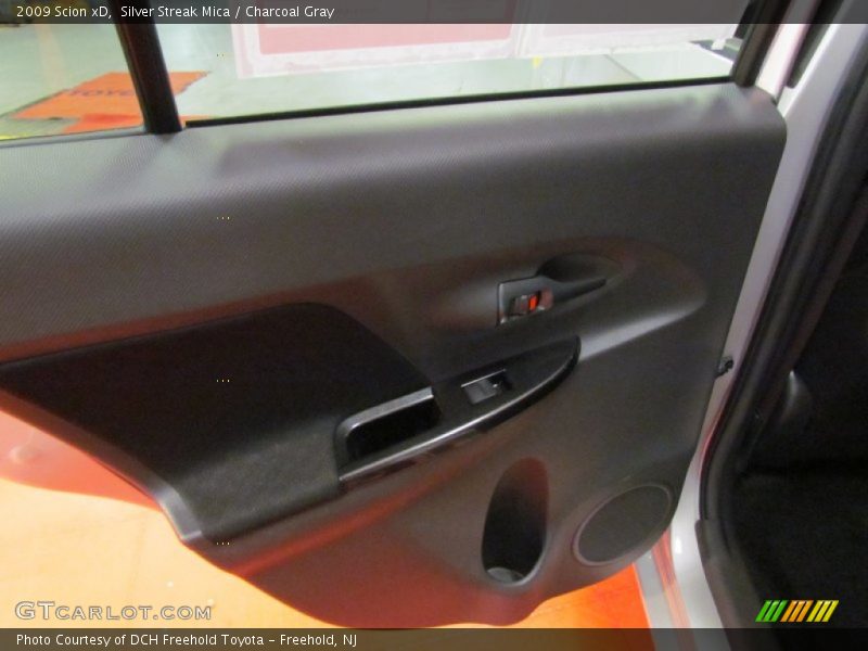 Silver Streak Mica / Charcoal Gray 2009 Scion xD