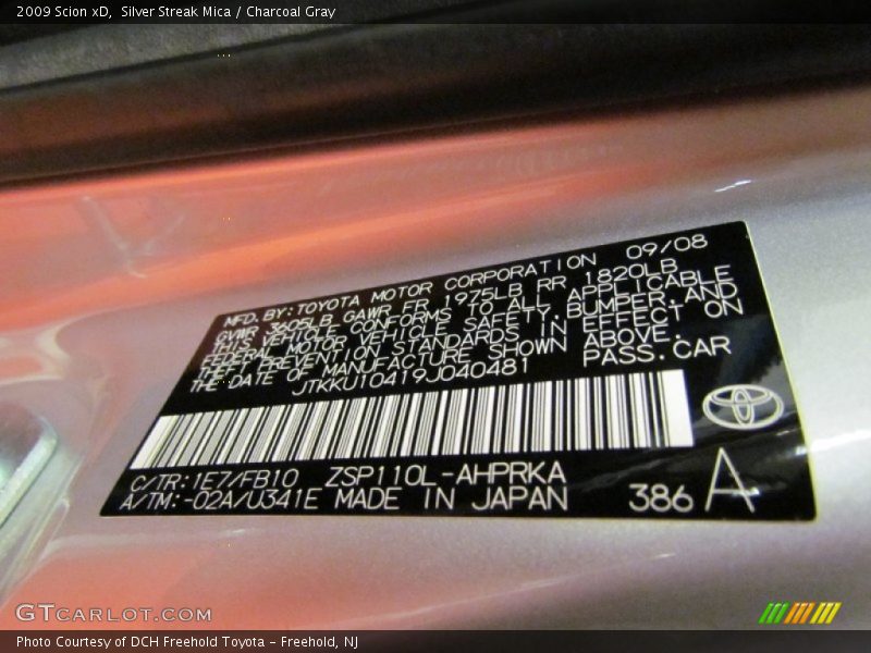 Silver Streak Mica / Charcoal Gray 2009 Scion xD
