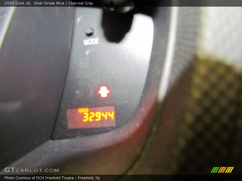 Silver Streak Mica / Charcoal Gray 2009 Scion xD