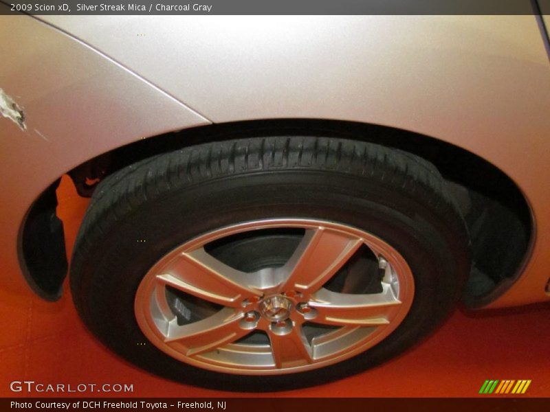Silver Streak Mica / Charcoal Gray 2009 Scion xD