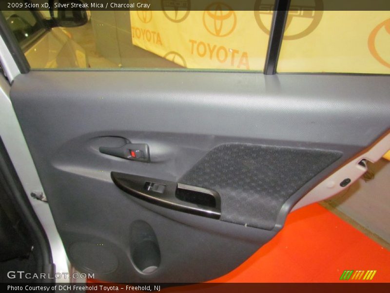 Silver Streak Mica / Charcoal Gray 2009 Scion xD