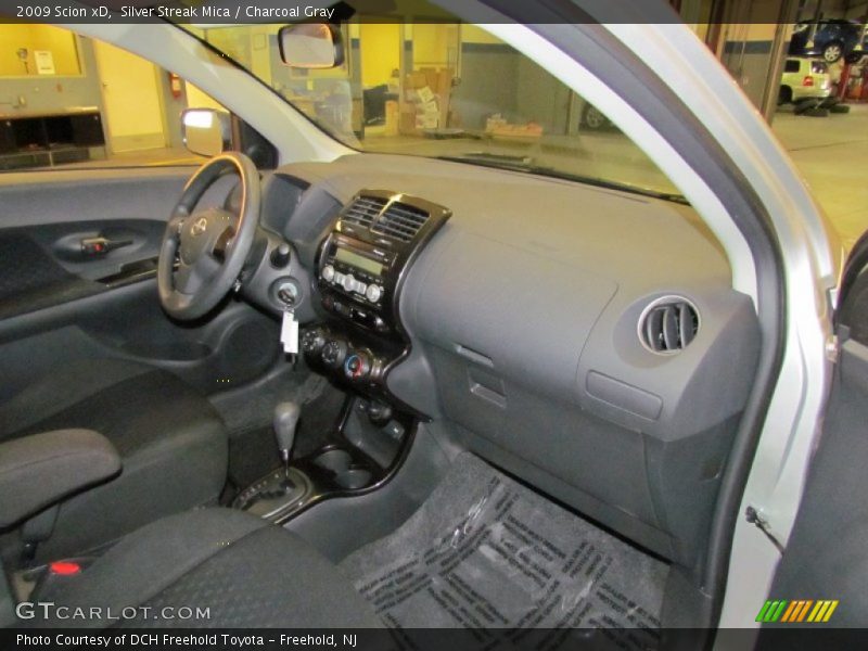 Silver Streak Mica / Charcoal Gray 2009 Scion xD