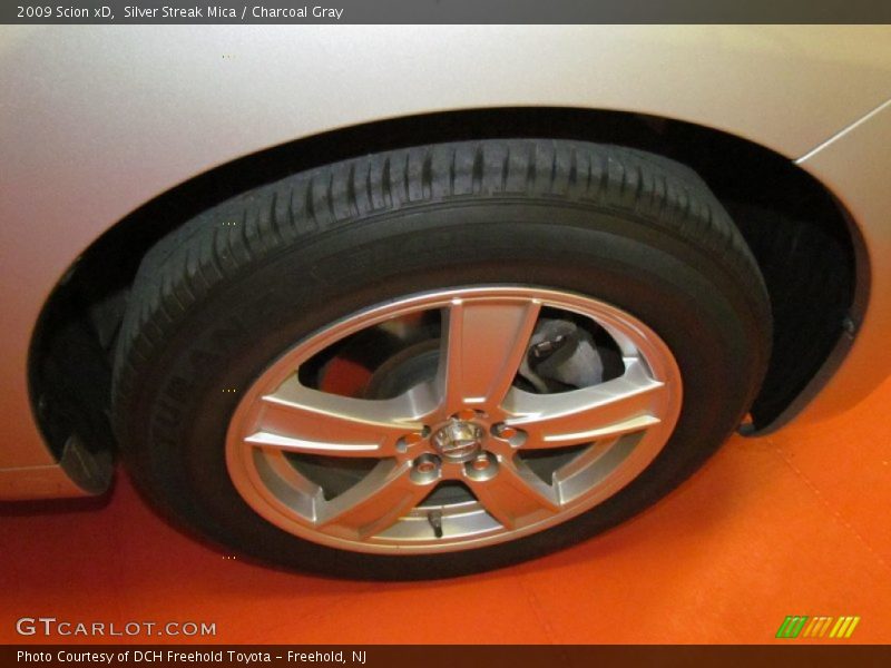 Silver Streak Mica / Charcoal Gray 2009 Scion xD