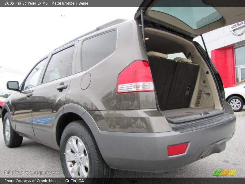 Metal Bronze / Beige 2009 Kia Borrego LX V6