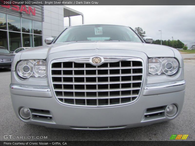 Bright Silver Metallic / Dark Slate Gray 2009 Chrysler 300 Limited