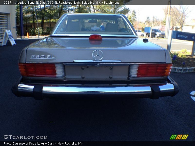 Light Beige Metallic / Parchment 1987 Mercedes-Benz SL Class 560 SL Roadster