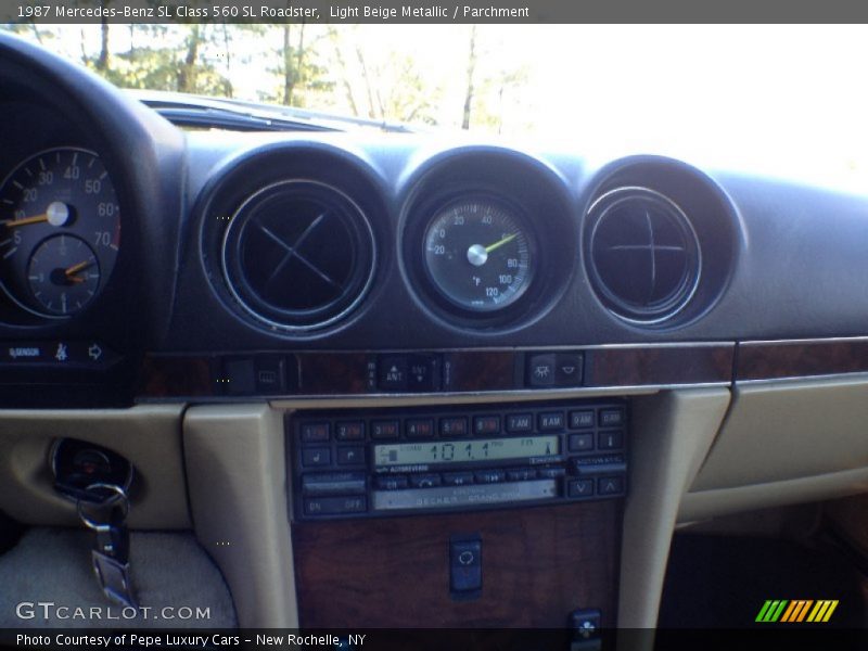 Light Beige Metallic / Parchment 1987 Mercedes-Benz SL Class 560 SL Roadster