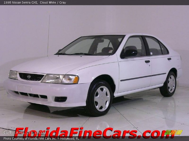 Cloud White / Gray 1998 Nissan Sentra GXE