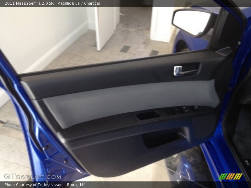 Metallic Blue / Charcoal 2011 Nissan Sentra 2.0 SR