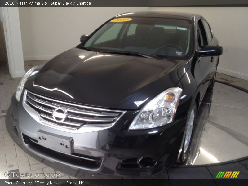 Super Black / Charcoal 2010 Nissan Altima 2.5
