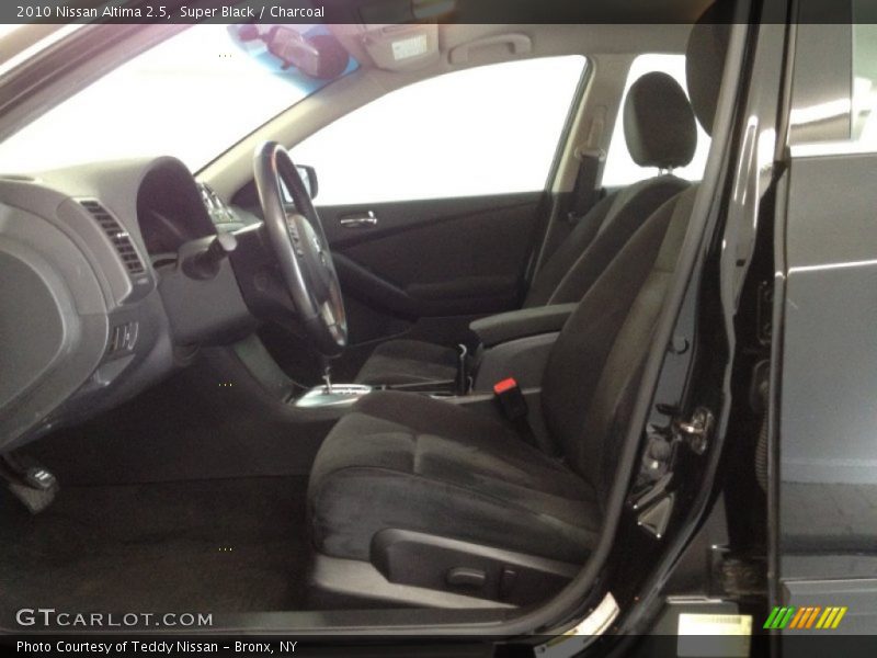 Super Black / Charcoal 2010 Nissan Altima 2.5