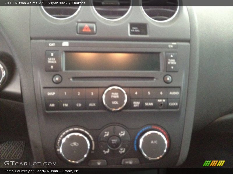 Super Black / Charcoal 2010 Nissan Altima 2.5