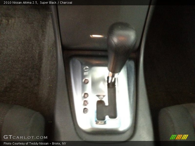 Super Black / Charcoal 2010 Nissan Altima 2.5
