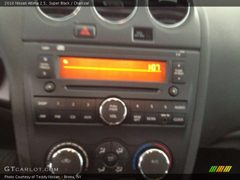 Super Black / Charcoal 2010 Nissan Altima 2.5